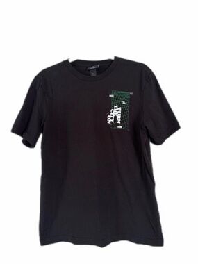H&M "Turn The City On" Graphic T-Shirt.